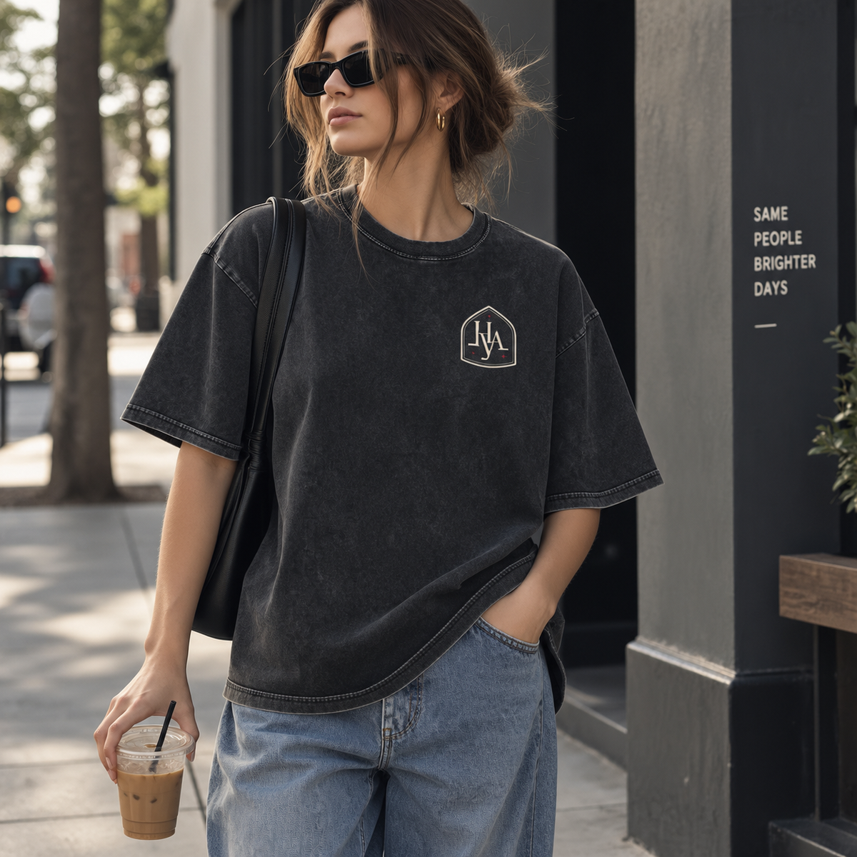 Hollanovaas Tee